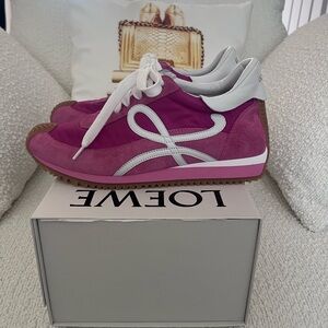 💯 Authentic Loewe Women's Pink and White Flow Runner Sneakers